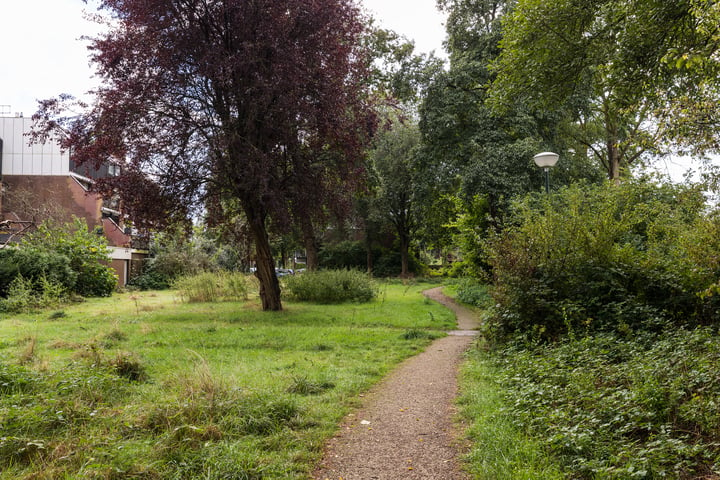 Bekijk foto 18 van Albert Einsteinweg 45