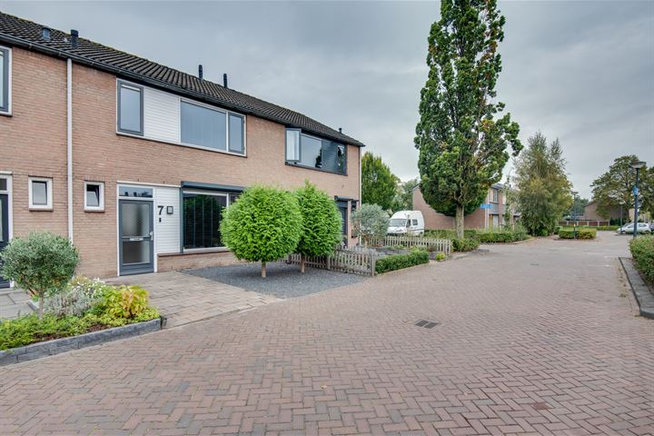 Bekijk foto 1 van Paul Dukasstraat 7