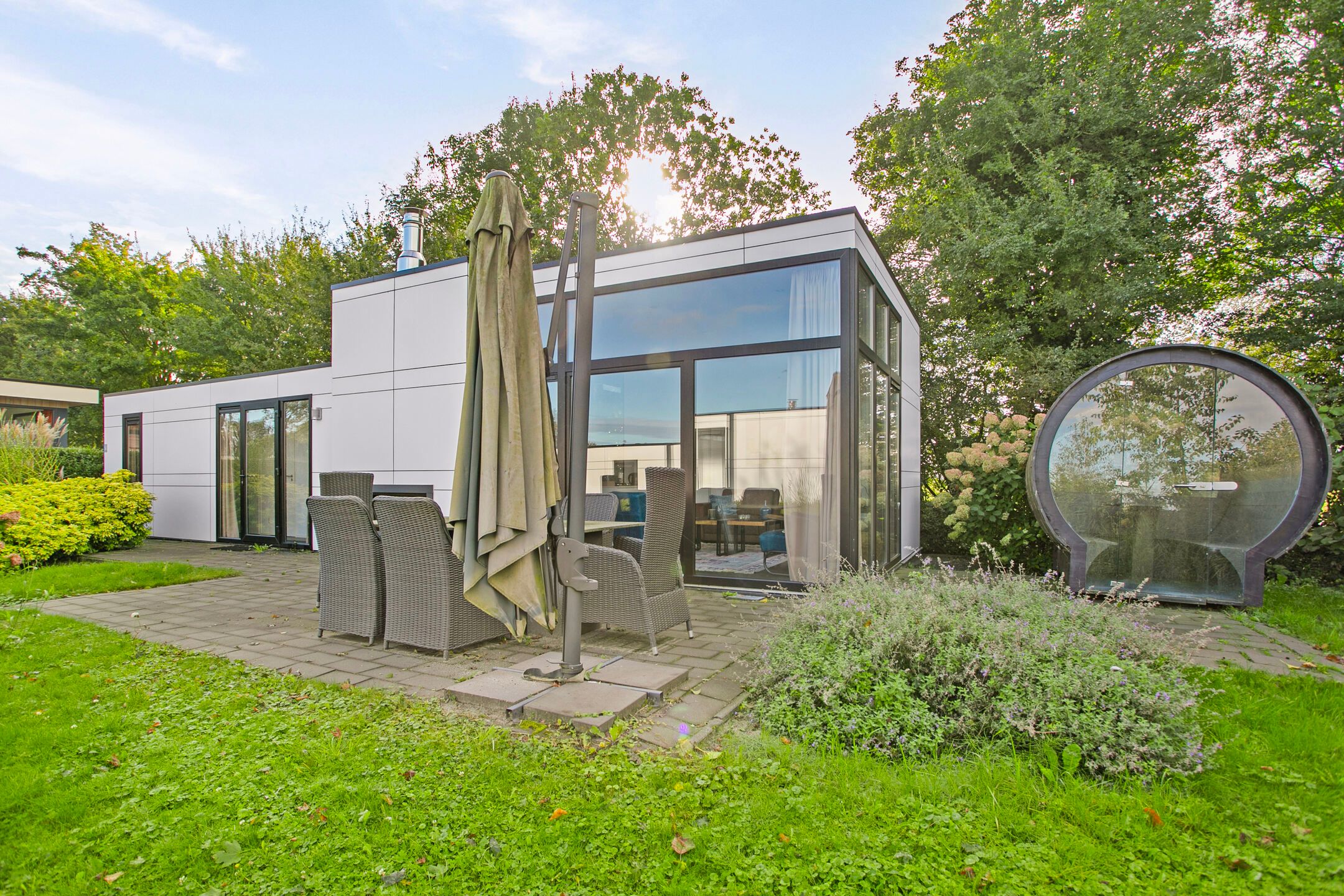 3-bedroom freehold villa in Nijkerk — photo 1 of 5