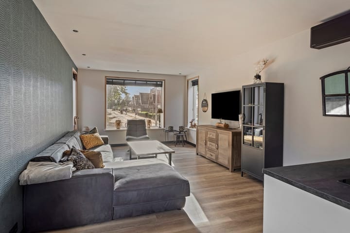 Photo 9 of Beatrixstraat 65