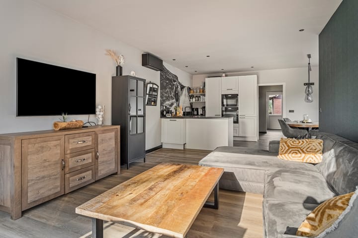 Photo 12 of Beatrixstraat 65