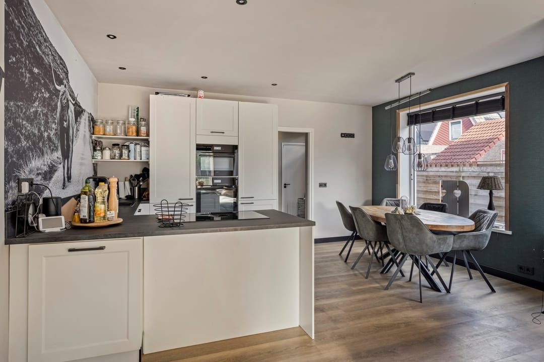 Photo 13 of Beatrixstraat 65