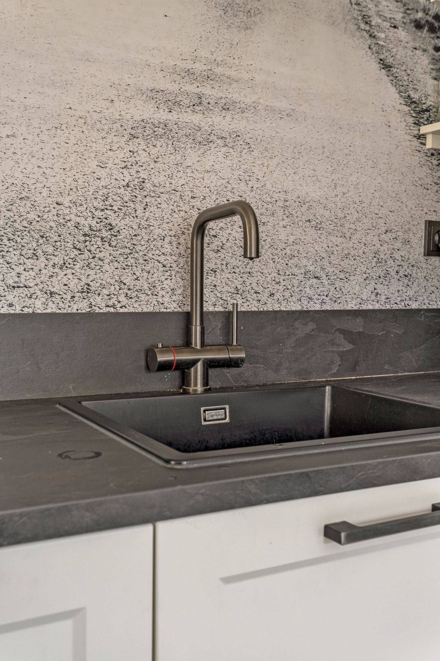 Photo 15 of Beatrixstraat 65