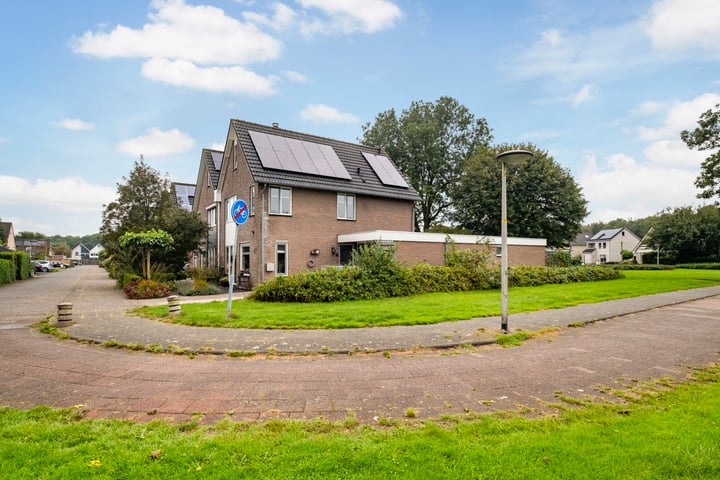 Bekijk foto 38 van De Hoefslag 47