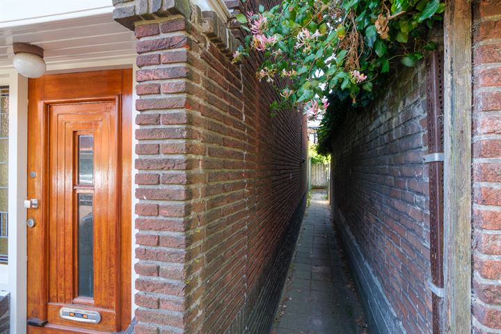 Bekijk foto 14 van Hugo de Vriesstraat 1-B