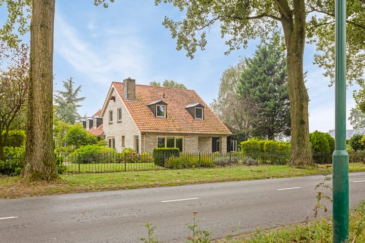 Photo 1 of Kleinussenstraat 8