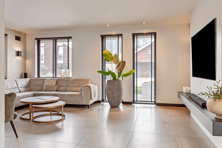 Foto 3 van Hoefsmid 47