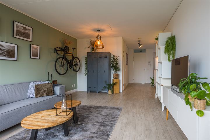 View photo 18 of Adamshofstraat 57-D