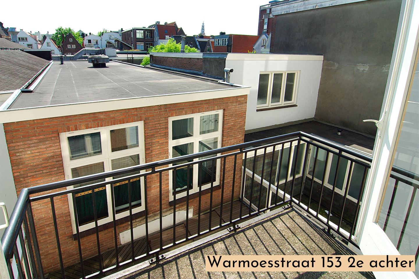 View photo 2 of Warmoesstraat 151