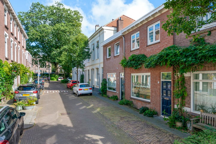 Bekijk foto 1 van Agnietenstraat 19