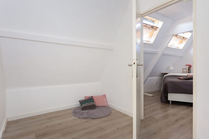 Foto 24 van S. Hoogewerffstraat 34