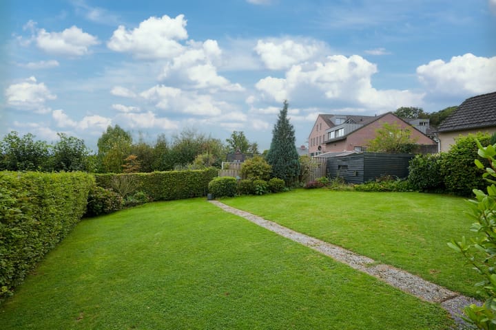 Photo 32 of Julianastraat 19-A