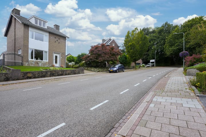 Photo 37 of Julianastraat 19-A