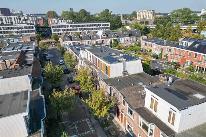 Bekijk foto 22 van Frans van Mierisstraat 20-A