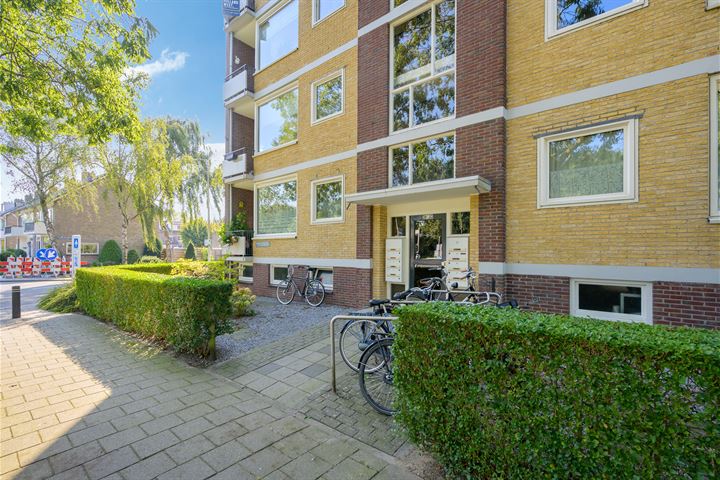 View photo 2 of Marnixstraat 45