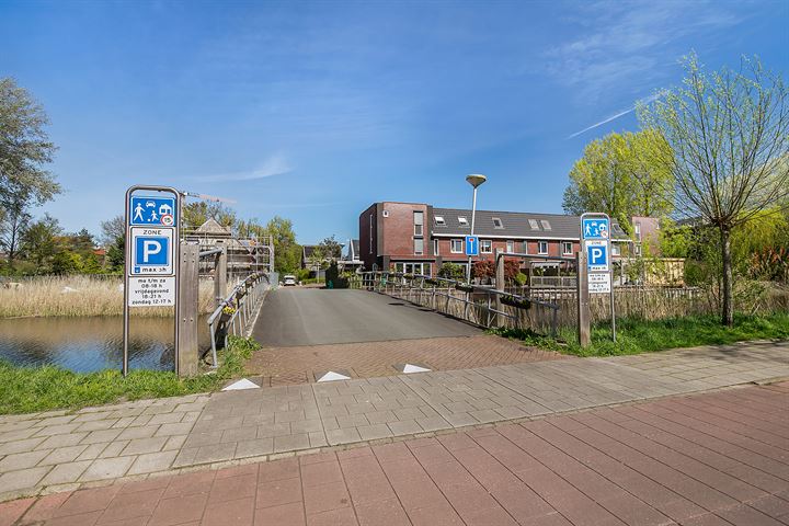 Bekijk foto 34 van J.L. van Rijweg 132