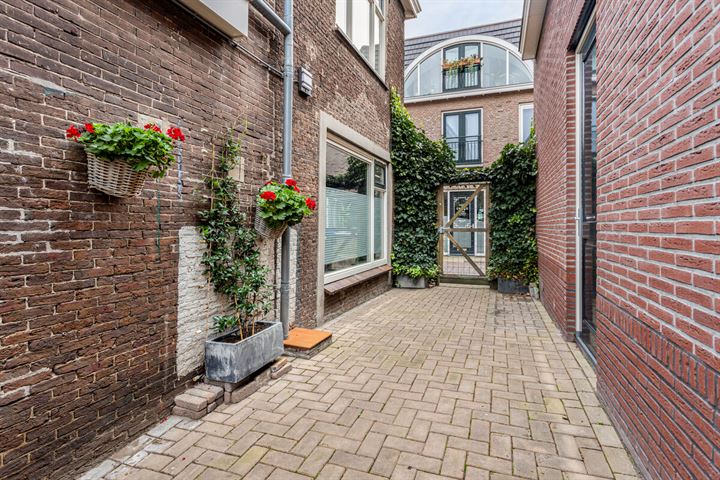 View photo 57 of Hoofdstraat 8