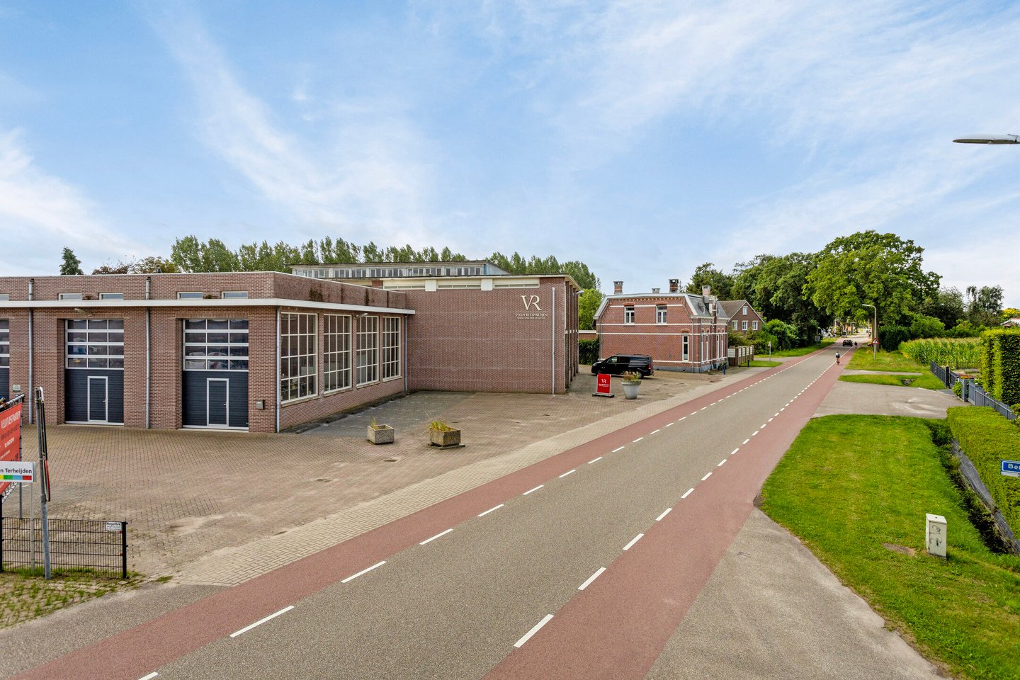 Bekijk foto 1 van Bergsebaan 37