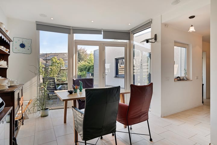 Photo 9 of Leeuwerikstraat 12