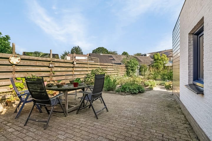 Photo 38 of Leeuwerikstraat 12