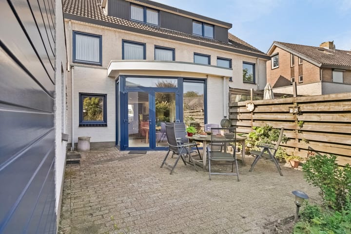 Photo 44 of Leeuwerikstraat 12