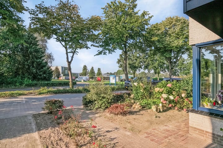 Photo 48 of Leeuwerikstraat 12