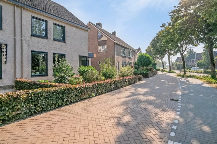 Photo 53 of Leeuwerikstraat 12