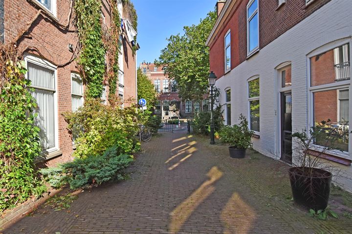 View photo 39 of Van Swindenstraat 61