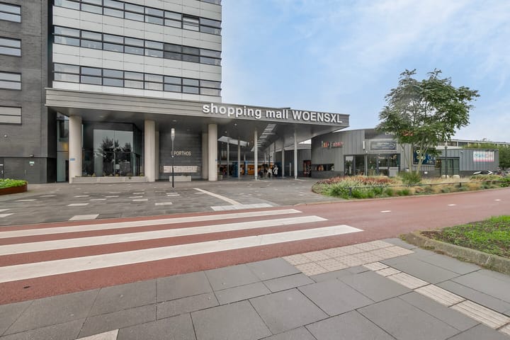 Foto 2 van Winkelcentrum Woensel 207