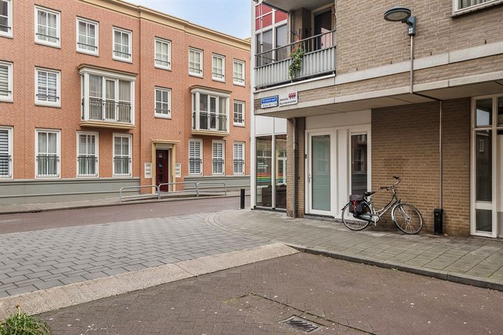 View photo 7 of Kluisstraat 5-A