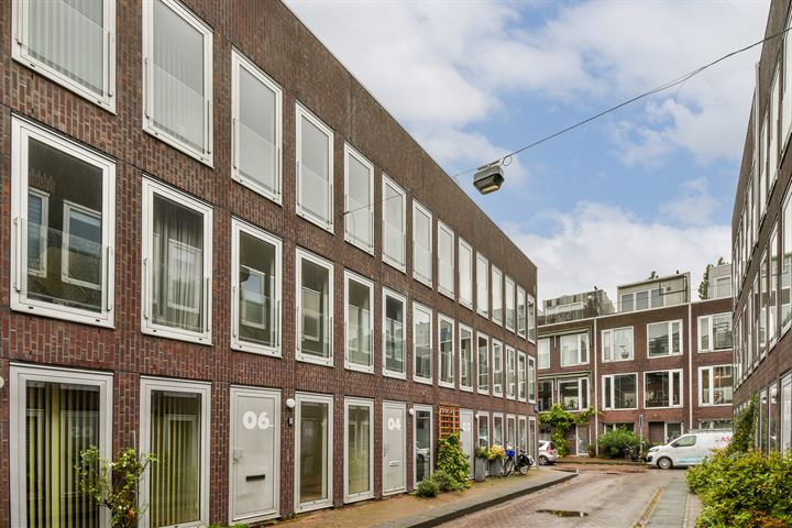 Bekijk foto van Gerrit van Erkelstraat 6