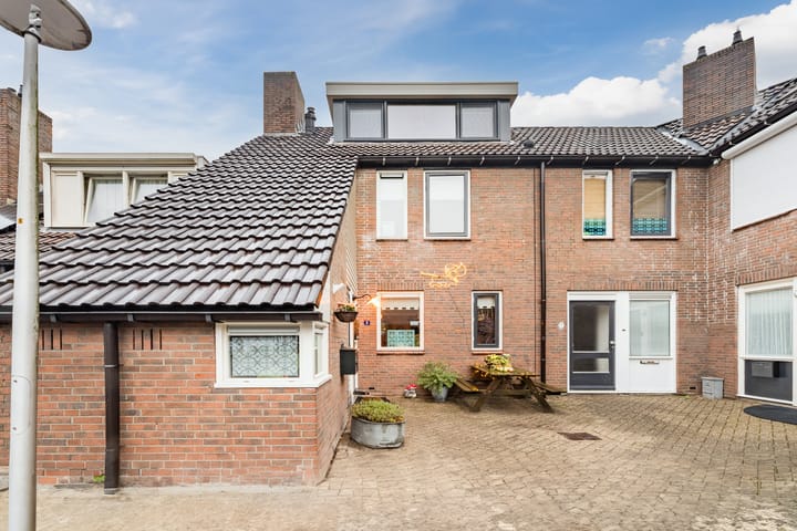 Foto 41 van van Leeuwenhoekstraat 3