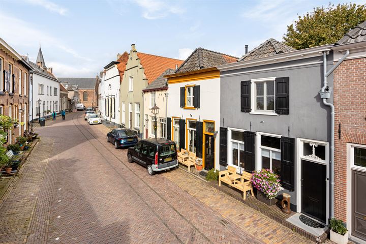 View photo 2 of Bergstraat 23