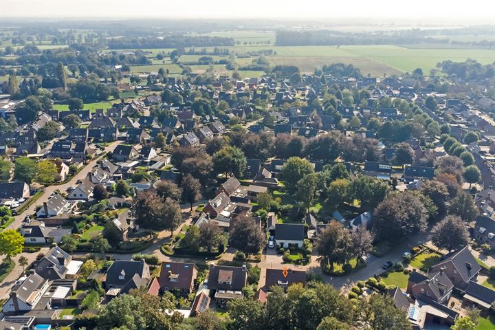 Bekijk foto 40 van Graaf van Loonstraat 1