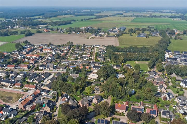 Bekijk foto 41 van Graaf van Loonstraat 1