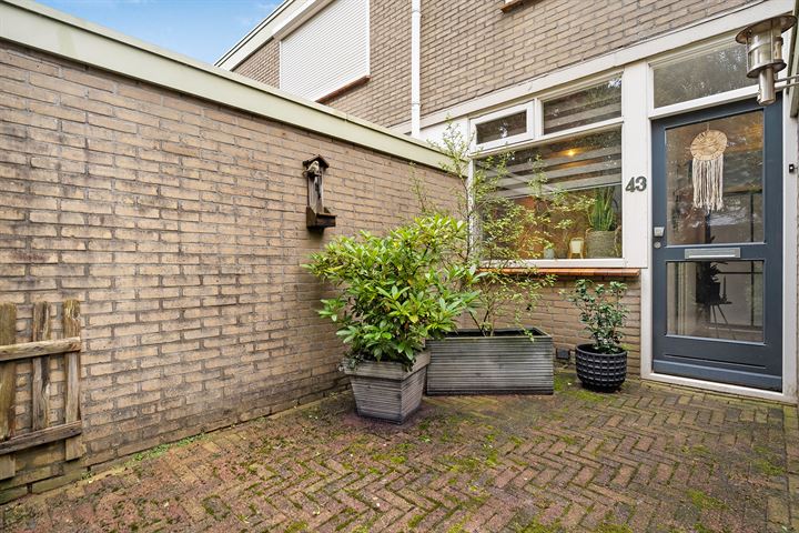 Bekijk foto 31 van Van der Duyn van Maasdamstraat 43