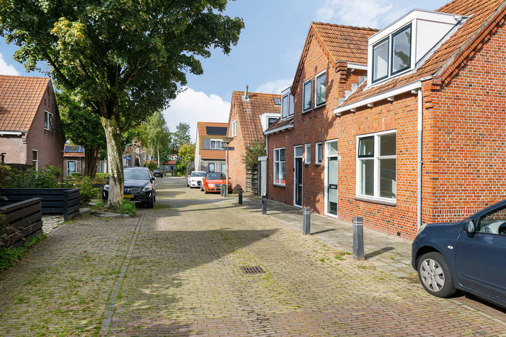 View photo 9 of Nieuw-Amsterdamstraat 21