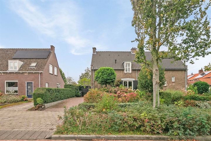 View photo 2 of Kerkstraat 37