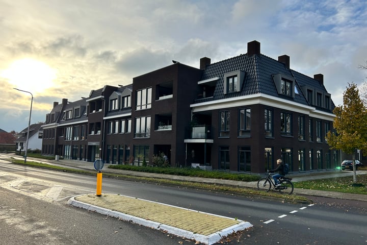 Bekijk foto 1 van Lohuisstraat 6-D