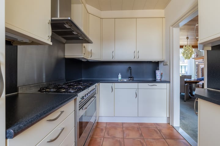 Foto 3 van Pijnboomstraat 2