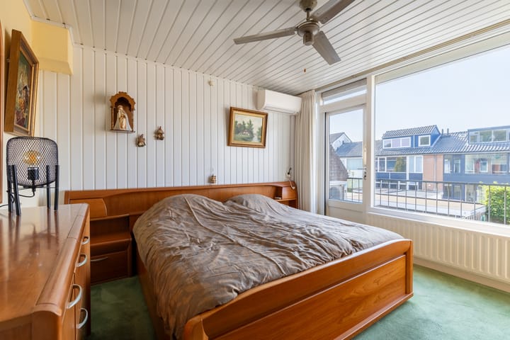 Foto 4 van Pijnboomstraat 2