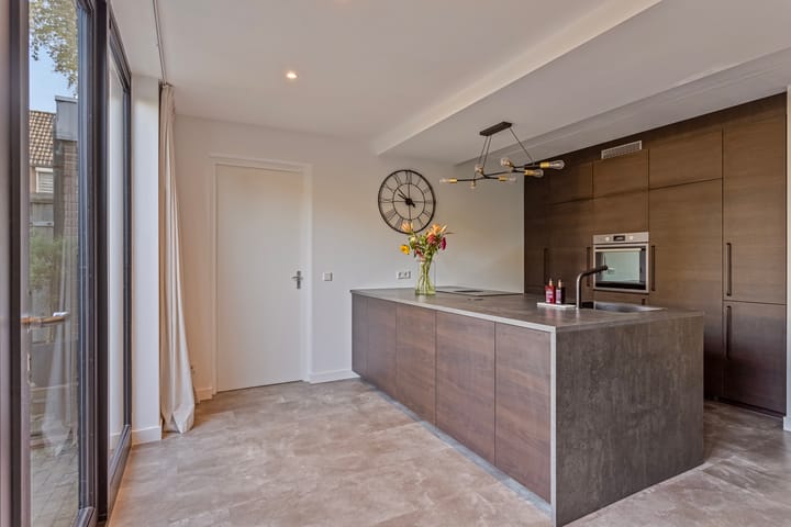 Foto 9 van Jonker Florislaan 11