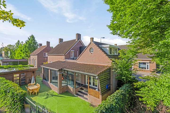 Rusheuvelstraat 13