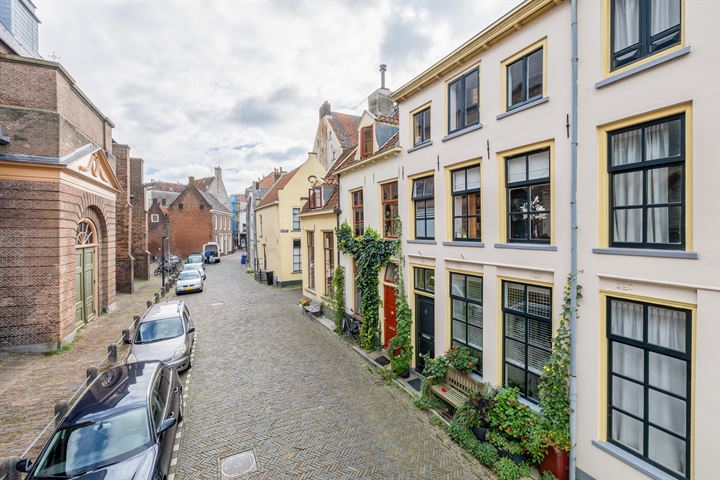 View photo 36 of Broederenkerkstraat 9