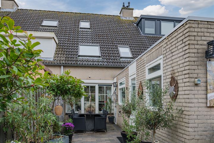 View photo 32 of Dr. W. Dreesstraat 76