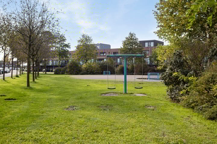 Foto 42 van Bisonstraat 9