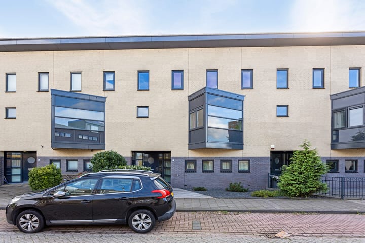 Foto 43 van Bisonstraat 9