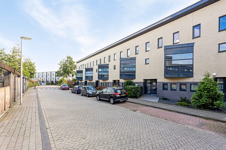 Foto 44 van Bisonstraat 9