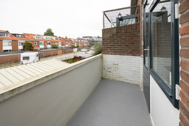 View photo 8 of Witte de Withstraat 32