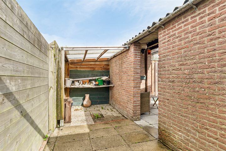 Bekijk foto 30 van Poolsterstraat 9